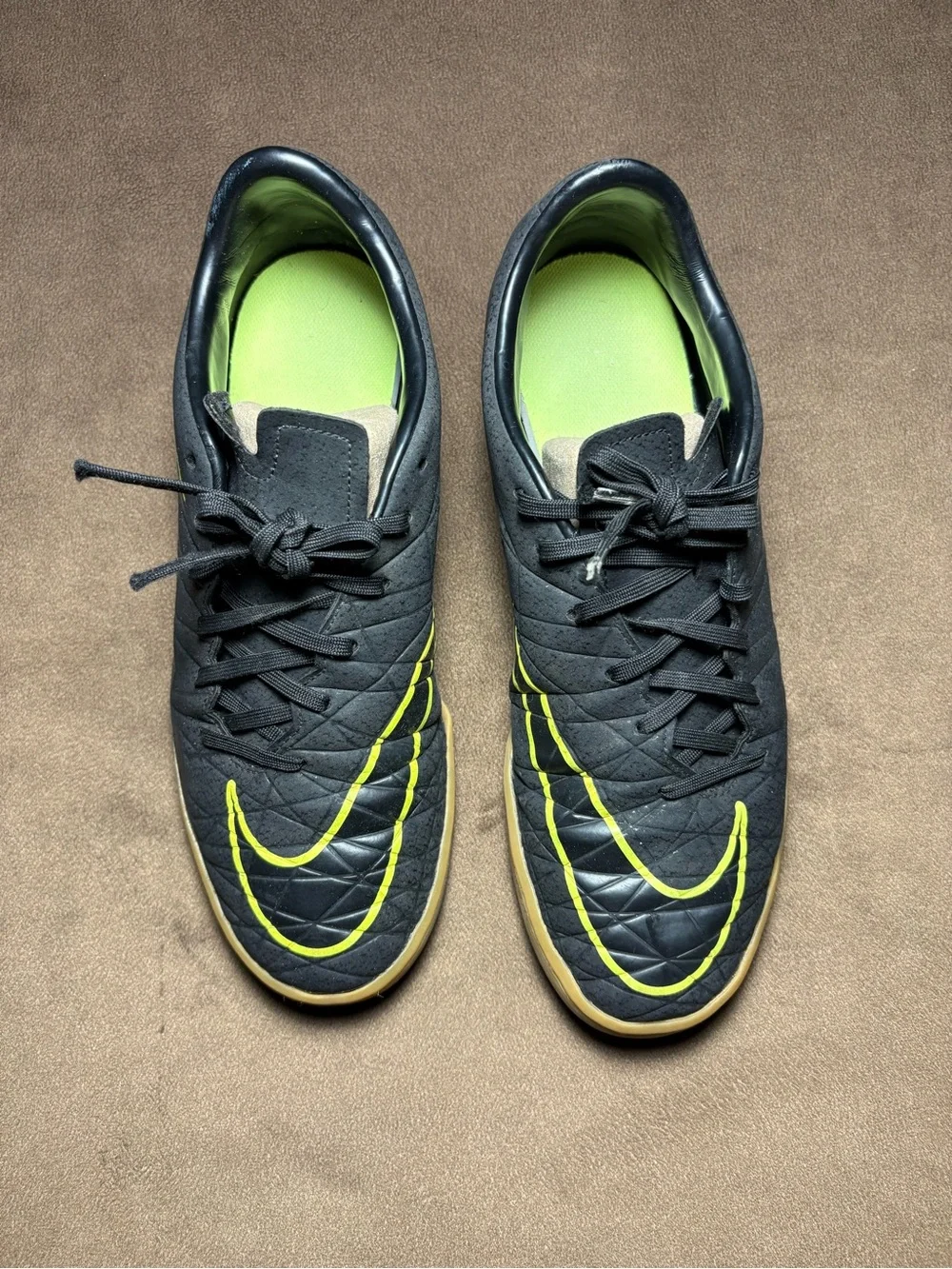 Nike Hypervenom Indoor Soccer Shoes – Men’s US 8